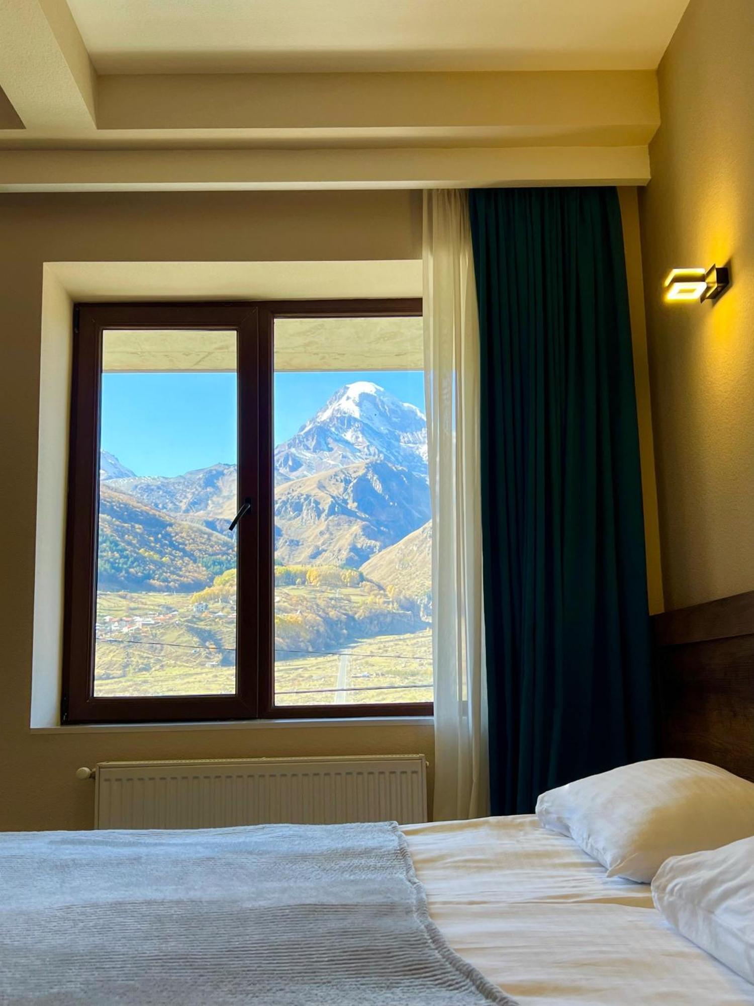 Hotel Axien Kazbegi Exterior foto